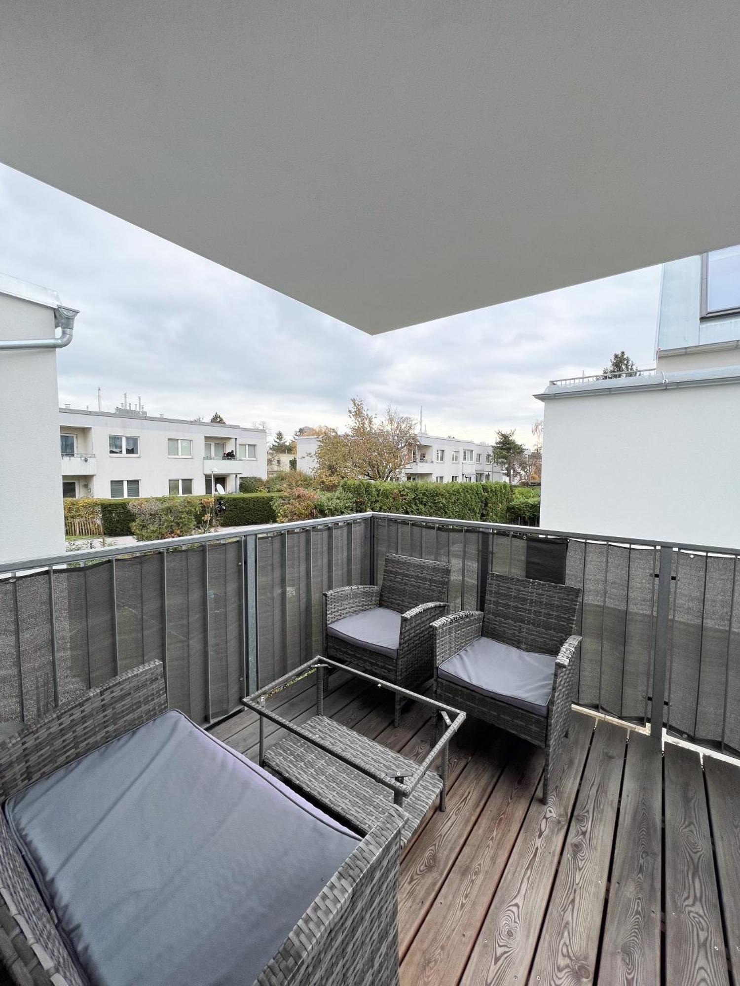 Modern Apartment W/ Cozy Balcony Near City Center Wien Eksteriør billede