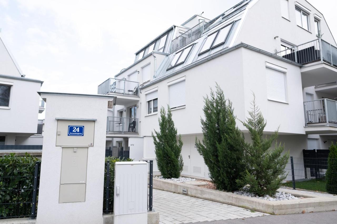 Modern Apartment W/ Cozy Balcony Near City Center Wien Eksteriør billede
