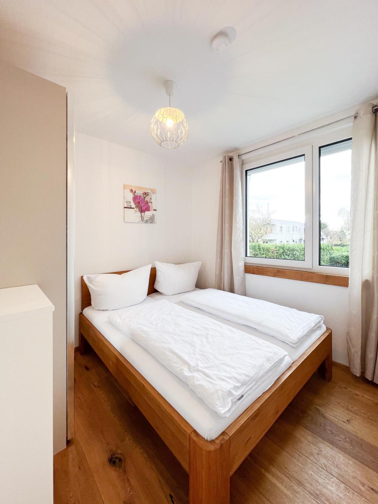 Modern Apartment W/ Cozy Balcony Near City Center Wien Eksteriør billede