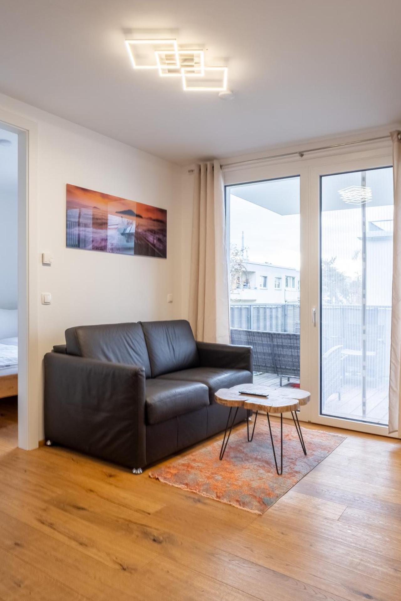 Modern Apartment W/ Cozy Balcony Near City Center Wien Eksteriør billede